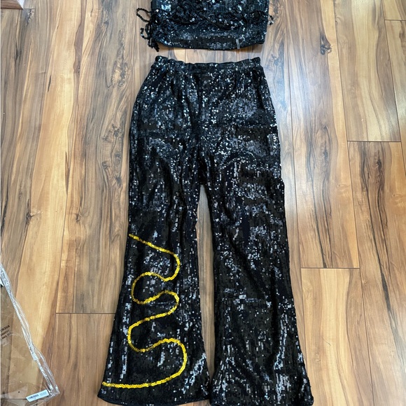 Spirit Black and Gold Sequin Kids Costume Set - Picture 1 of 2